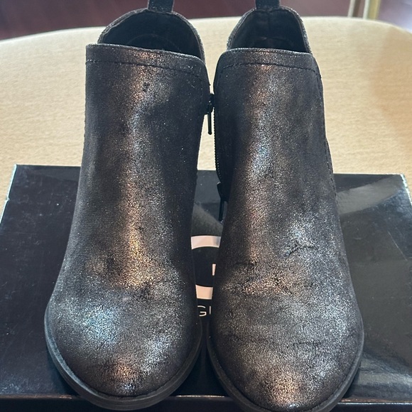 G by GUESS METALLIC PEWTER BOOTIES - Picture 3 of 14